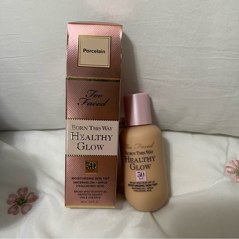 Too Faced Born This Way Healthy Glow SPF 30 Moisturizing Skin Tint Porcelain